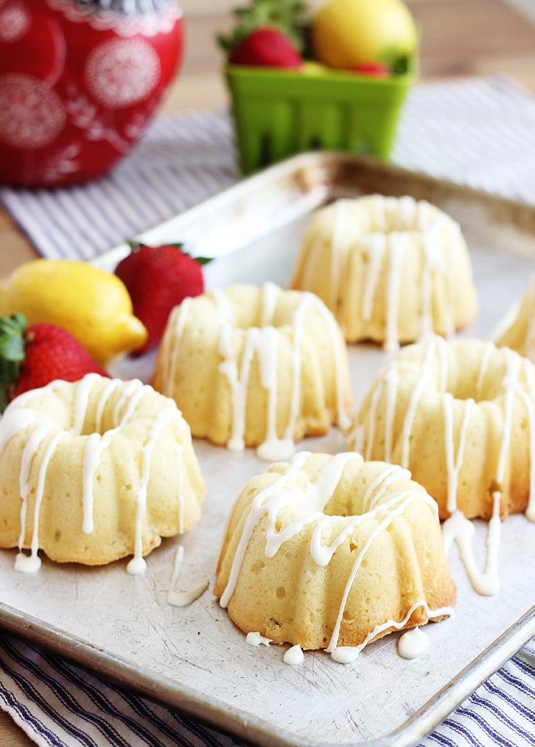 Lemon Sour Cream Mini Bundt Cakes - Positively Splendid {Crafts, Sewing,  Recipes and Home Decor}