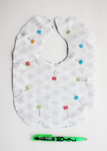 Easy Baby Bib Pattern - Positively Splendid {Crafts, Sewing, Recipes ...