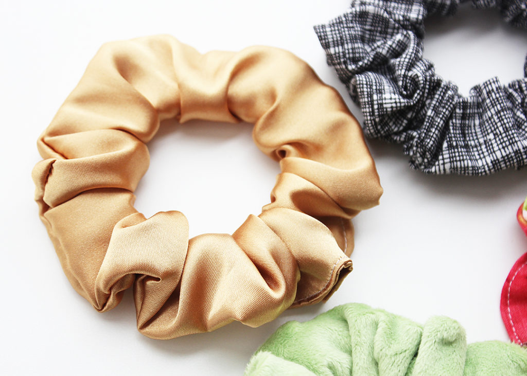 Easy Scrunchie Pattern - Positively Splendid {Crafts, Sewing, Recipes ...