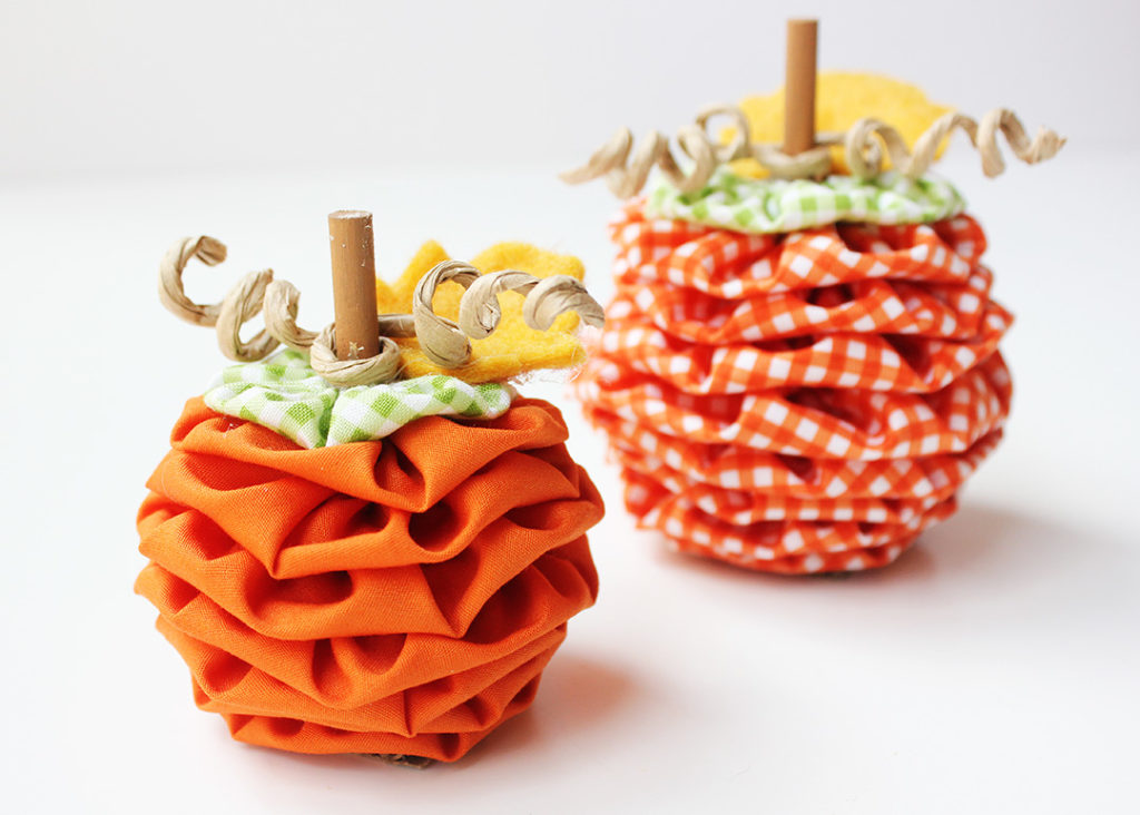 Fabric Yo Yo Pumpkins Positively Splendid Crafts Sewing Recipes